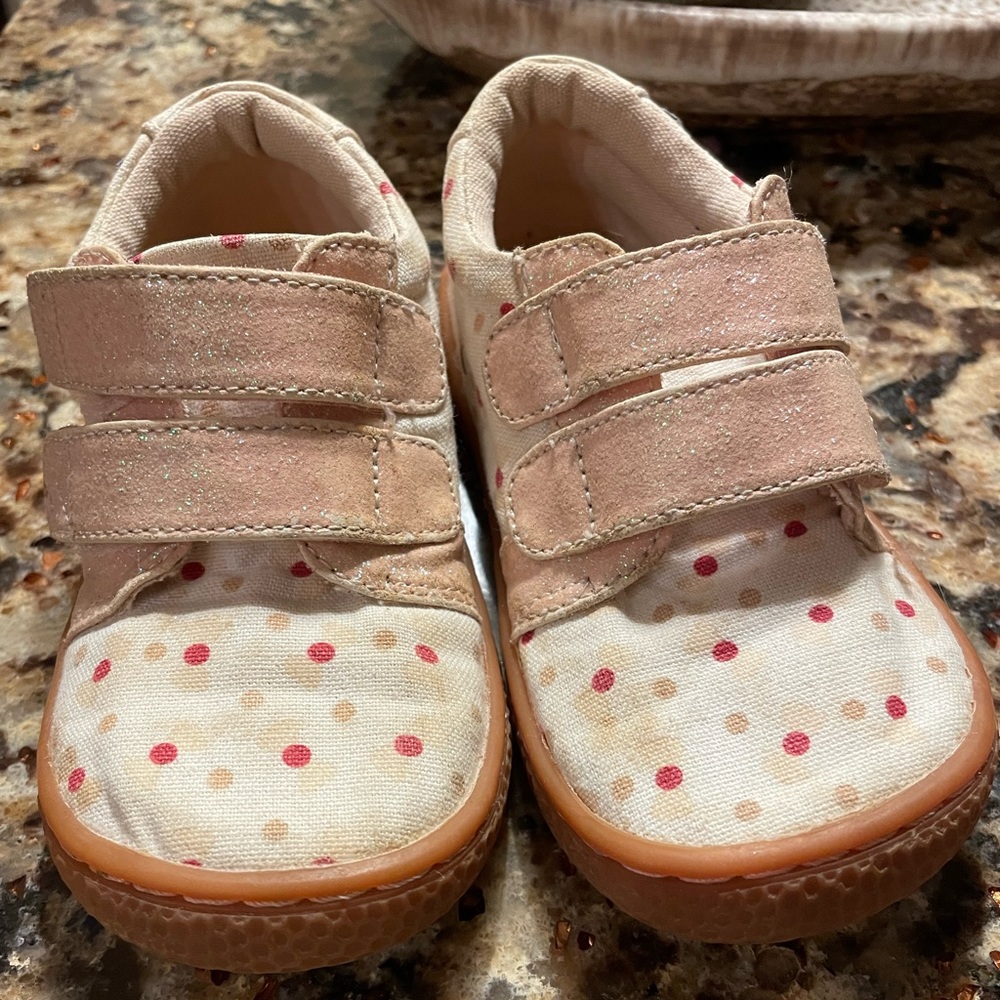 Livie and Luca little kids size 6